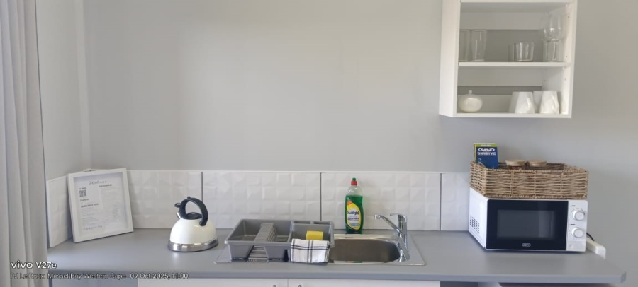 6 Bedroom Property for Sale in Seemeeu Park Western Cape